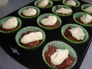 Chokladmuffins med cheesecakefyllning bild 2