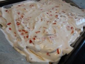 Jordgubbskaka med marängtäcke bild 3